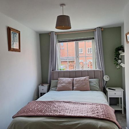 Stratford-Upon-Avon - Sleeps 4 - Pets Allowed Apartment Exterior photo