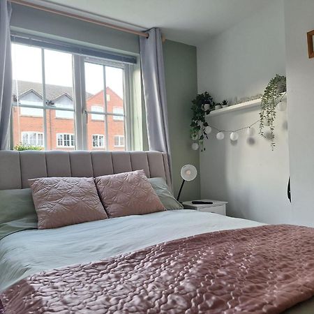 Stratford-Upon-Avon - Sleeps 4 - Pets Allowed Apartment Exterior photo